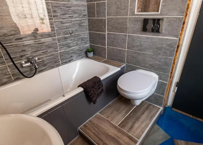 #213 Lux-room - Zentrum - Naehe Duesseldorf Messe Mit Netflix & Prime